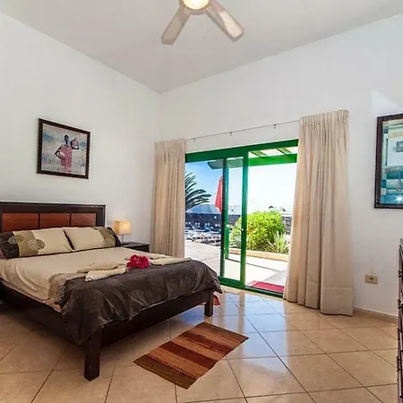 Casa 105, Montana Roja, *