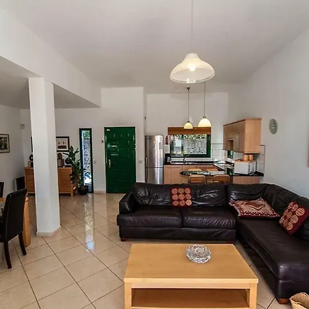 Casa 105, Montana Roja, Villa